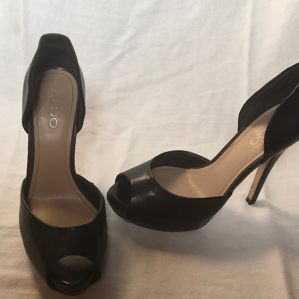 Black Aldo side cut out heels